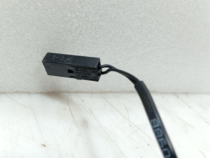 Recambio de anclaje cinturon delantero derecho para audi q3 sportback (f3n) 35 tdi referencia OEM IAM   