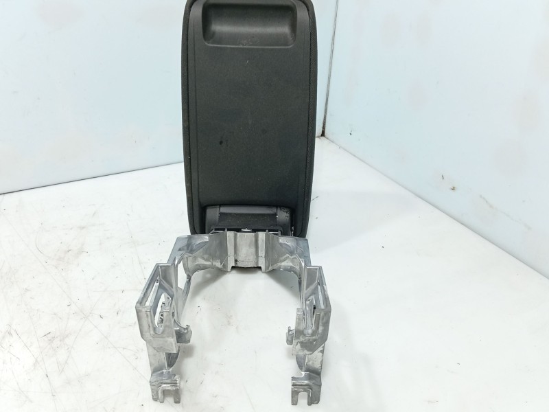 Recambio de apoyabrazos central para audi q3 sportback (f3n) 35 tdi referencia OEM IAM   