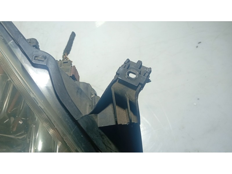 Recambio de faro derecho para opel vectra c gts (z02) 1.9 cdti (f68) referencia OEM IAM   