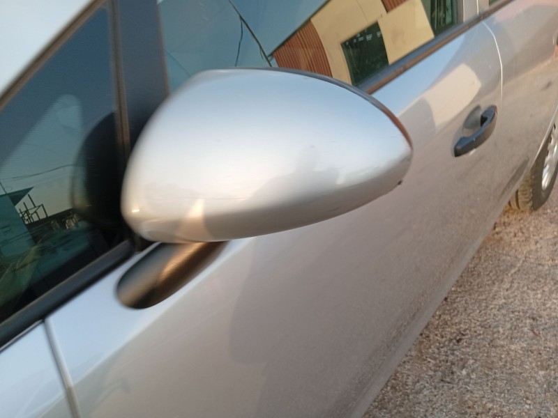 opel corsa d (s07) del año 2010