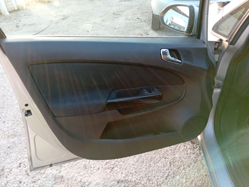 opel corsa d (s07) del año 2010