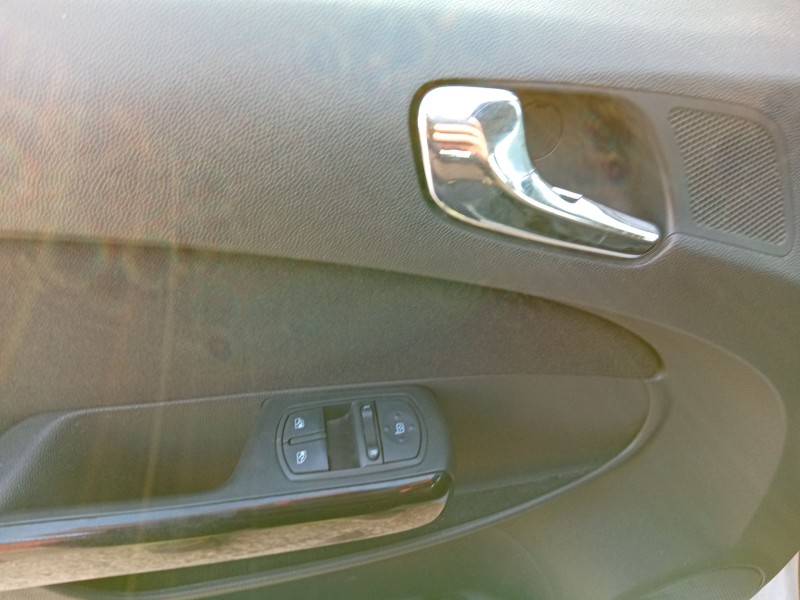 opel corsa d (s07) del año 2010