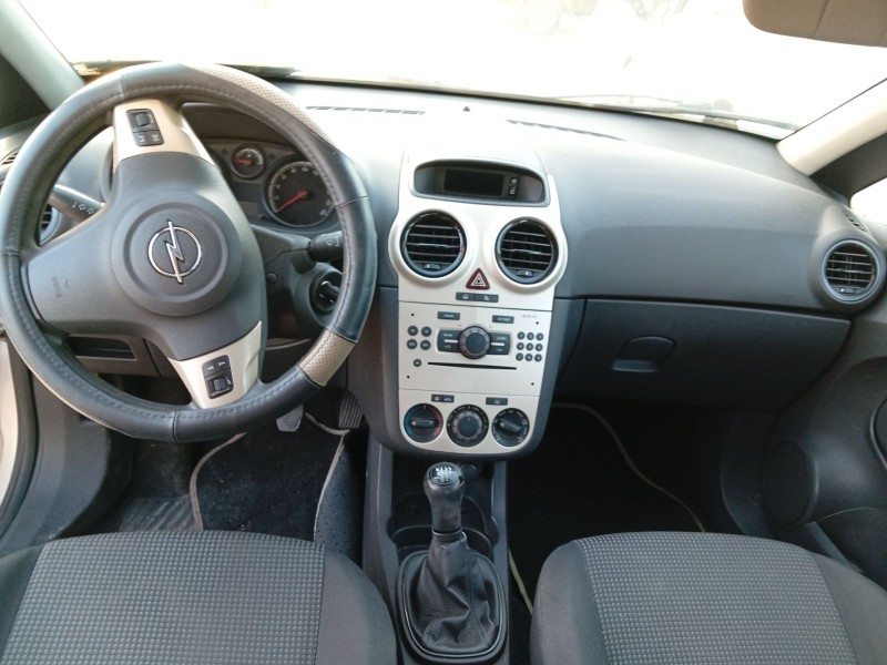 opel corsa d (s07) del año 2010