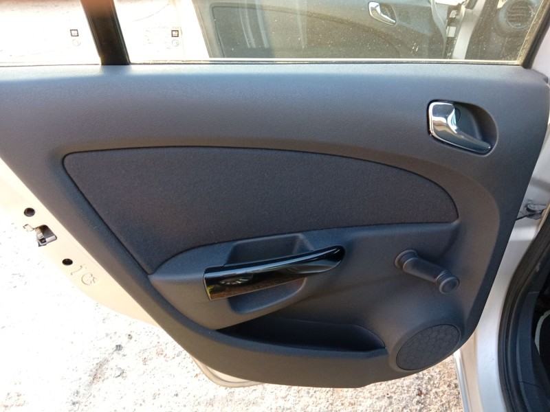 opel corsa d (s07) del año 2010