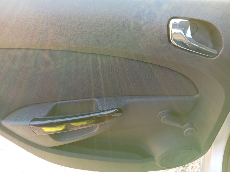 opel corsa d (s07) del año 2010