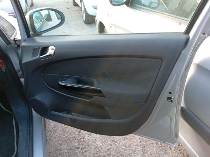 opel corsa d (s07) del año 2010