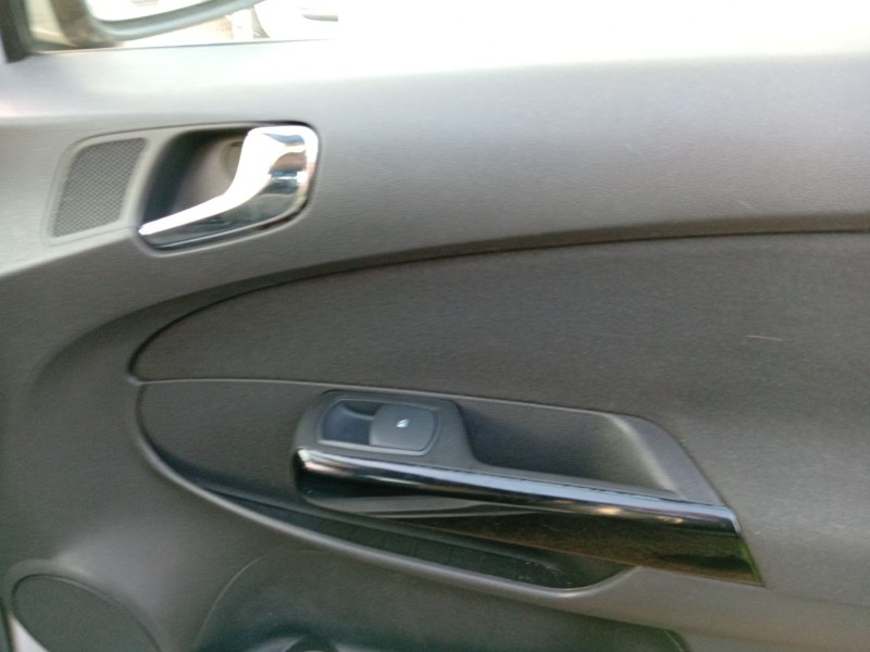 opel corsa d (s07) del año 2010