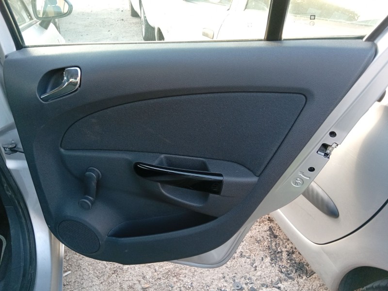 opel corsa d (s07) del año 2010