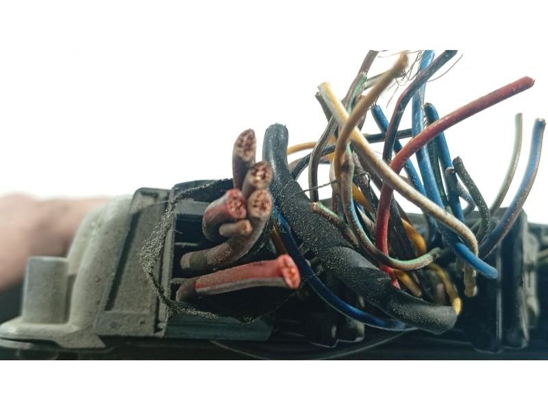 Recambio de centralita motor uce para bmw 3 (e46) 330 d referencia OEM IAM   