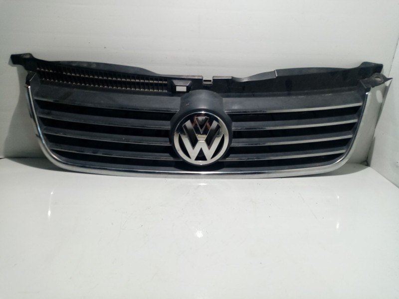Recambio de rejilla delantera para volkswagen passat berlina (3b3) referencia OEM IAM 3B0853651L  