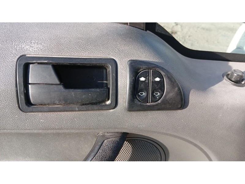 ford tourneo connect del año 2005