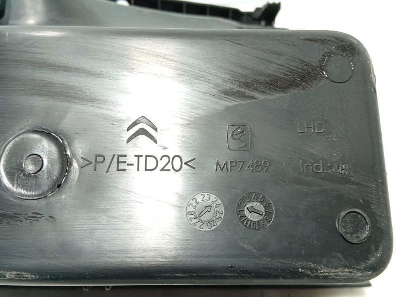 Recambio de guantera para citroën c3 iii (sx) 1.2 puretech 82 referencia OEM IAM   