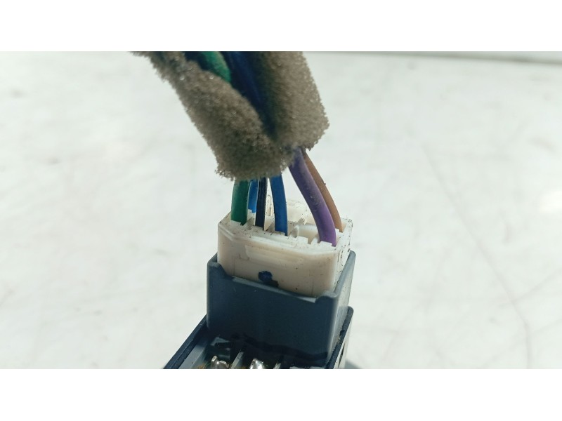 Recambio de mando elevalunas trasero izquierdo para chevrolet lacetti (j200) 1.6 referencia OEM IAM   