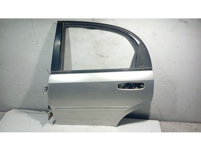 Recambio de puerta trasera izquierda para chevrolet lacetti (j200) 1.6 referencia OEM IAM   