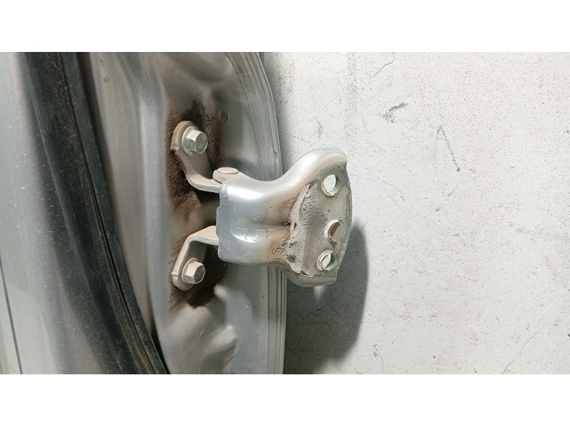 Recambio de puerta trasera izquierda para chevrolet lacetti (j200) 1.6 referencia OEM IAM   