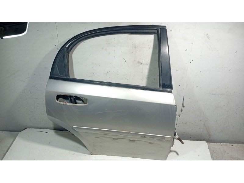Recambio de puerta trasera derecha para chevrolet lacetti (j200) 1.6 referencia OEM IAM   