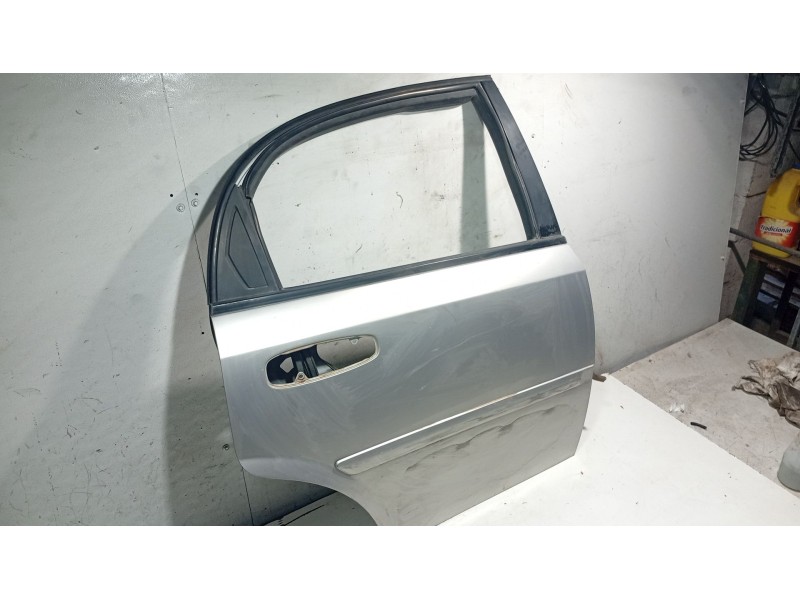Recambio de puerta trasera derecha para chevrolet lacetti (j200) 1.6 referencia OEM IAM   
