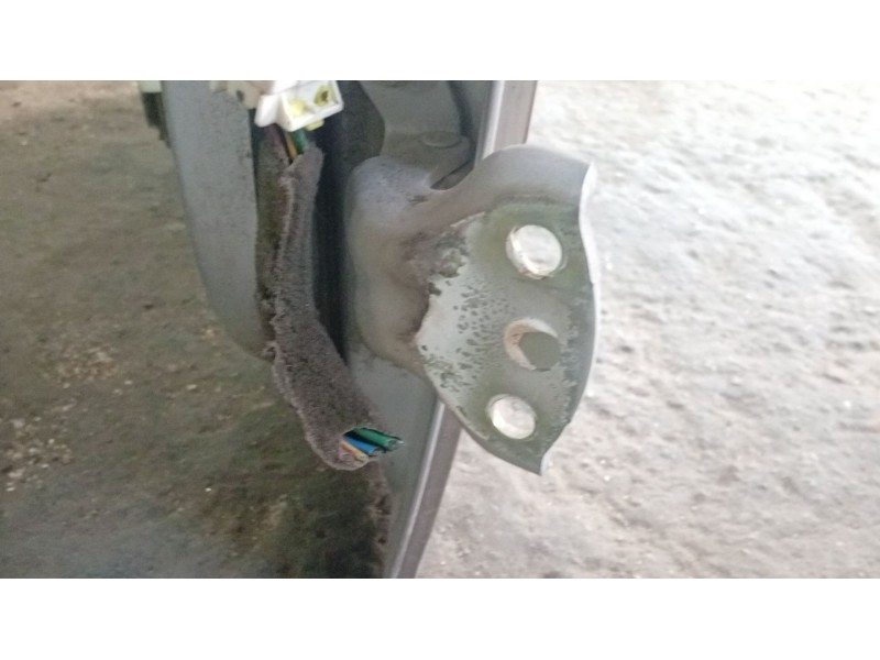 Recambio de puerta trasera izquierda para chevrolet lacetti (j200) 1.6 referencia OEM IAM   