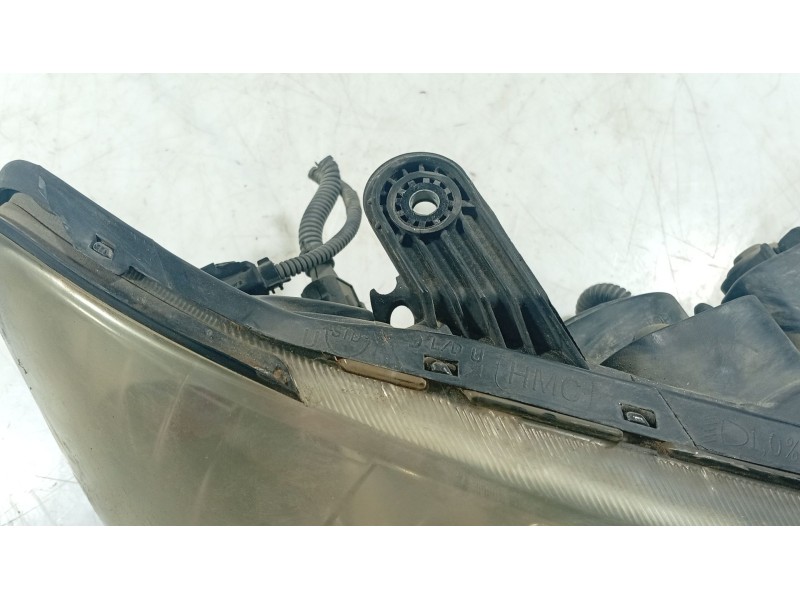 Recambio de faro derecho para hyundai getz (tb) 1.1 referencia OEM IAM 921021C030  