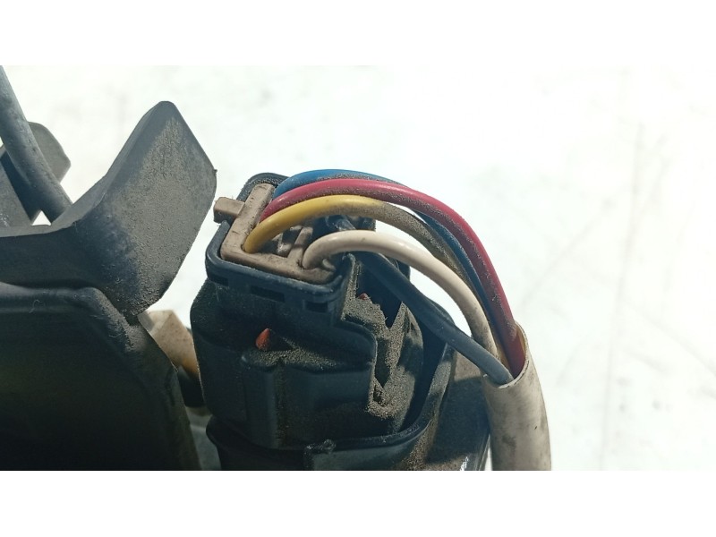 Recambio de cerradura puerta trasera izquierda para hyundai getz (tb) 1.1 referencia OEM IAM 814101C000  