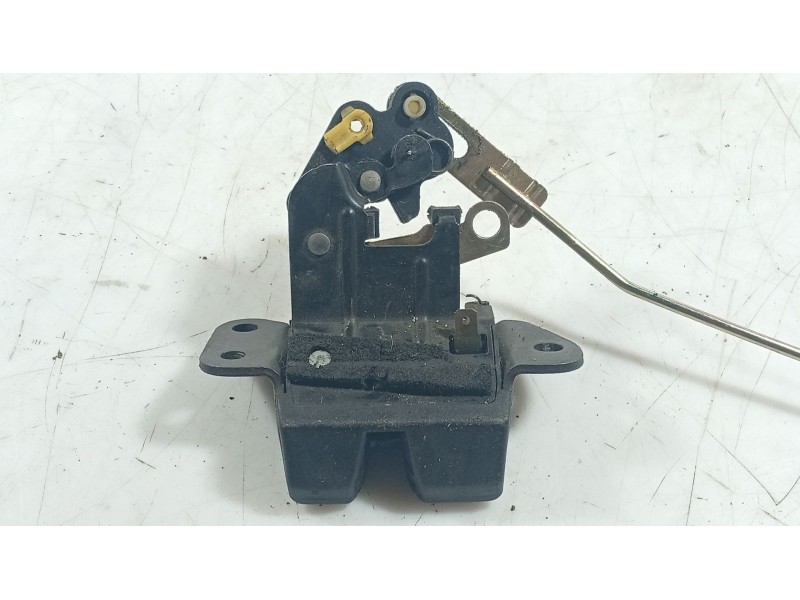 Recambio de cerradura maletero / porton para hyundai getz (tb) 1.1 referencia OEM IAM 812301C000  