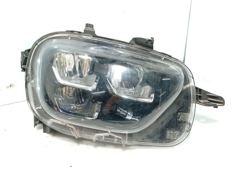 Recambio de faro derecho para citroën c3 iii (sx) 1.2 puretech 82 referencia OEM IAM   