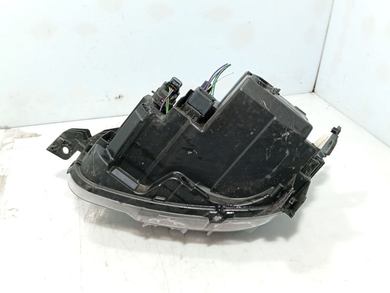Recambio de faro derecho para citroën c3 iii (sx) 1.2 puretech 82 referencia OEM IAM   