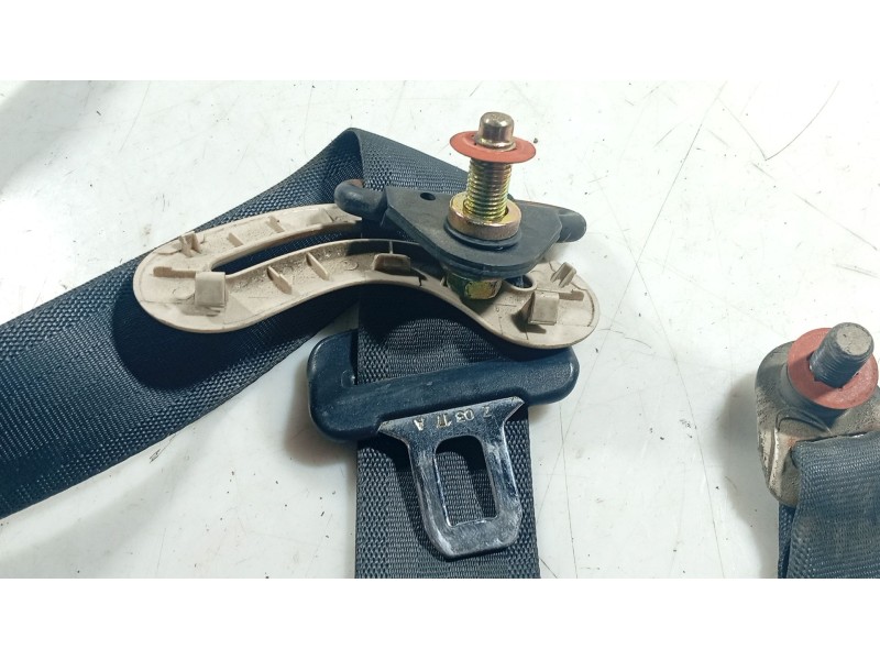 Recambio de cinturon seguridad trasero izquierdo para hyundai getz (tb) 1.1 referencia OEM IAM 898101C000LT  