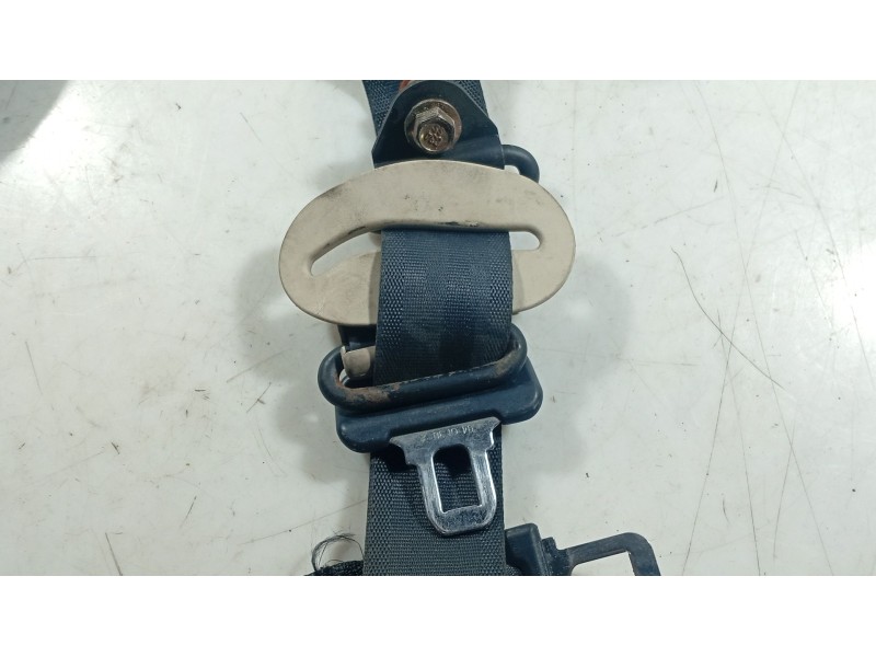 Recambio de cinturon seguridad trasero central para hyundai getz (tb) 1.1 referencia OEM IAM 898101C210LT  