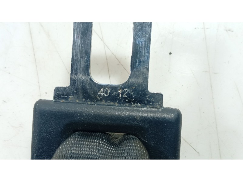 Recambio de cinturon seguridad trasero central para hyundai getz (tb) 1.1 referencia OEM IAM 898101C210LT  