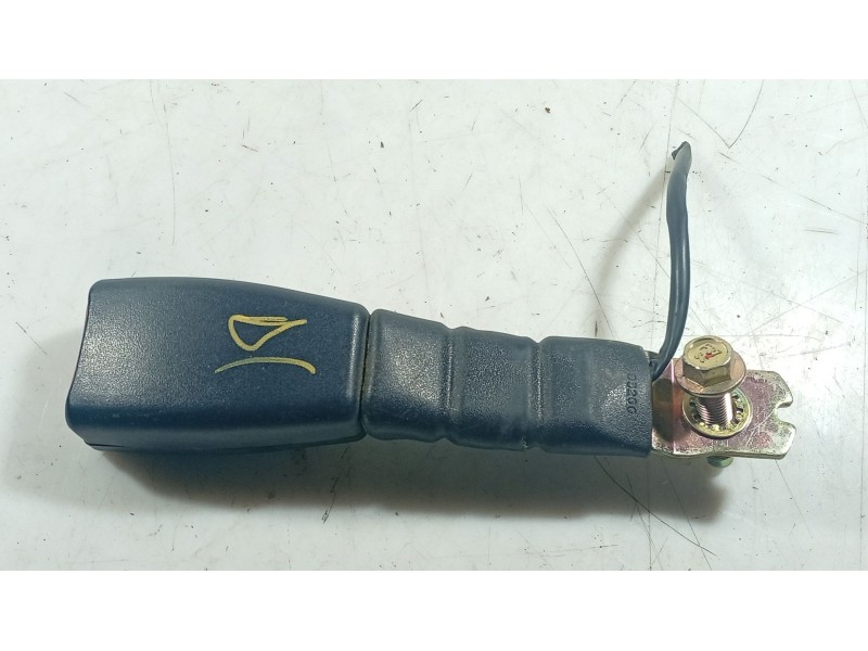 Recambio de anclaje cinturon delantero izquierdo para hyundai getz (tb) 1.1 referencia OEM IAM   