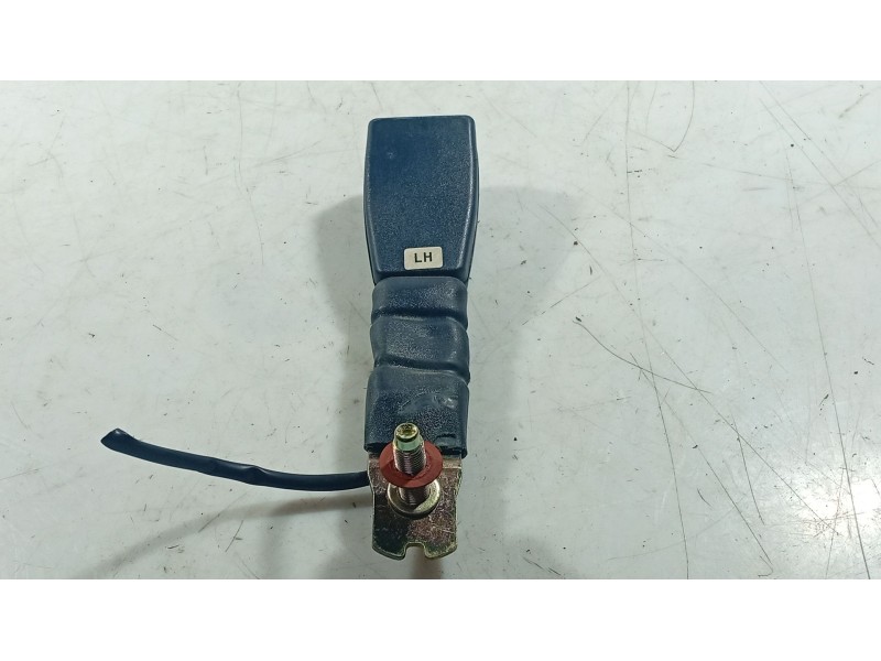 Recambio de anclaje cinturon delantero izquierdo para hyundai getz (tb) 1.1 referencia OEM IAM   