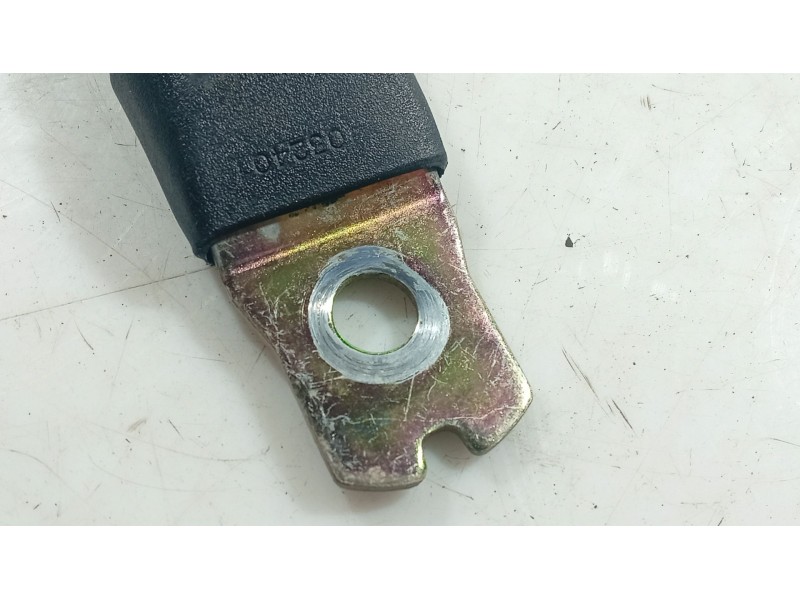 Recambio de anclaje cinturon delantero derecho para hyundai getz (tb) 1.1 referencia OEM IAM   