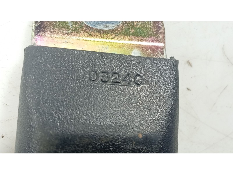Recambio de anclaje cinturon delantero derecho para hyundai getz (tb) 1.1 referencia OEM IAM   