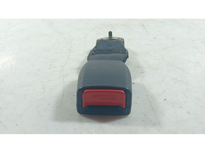 Recambio de anclaje cinturon trasero central para hyundai getz (tb) 1.1 referencia OEM IAM   