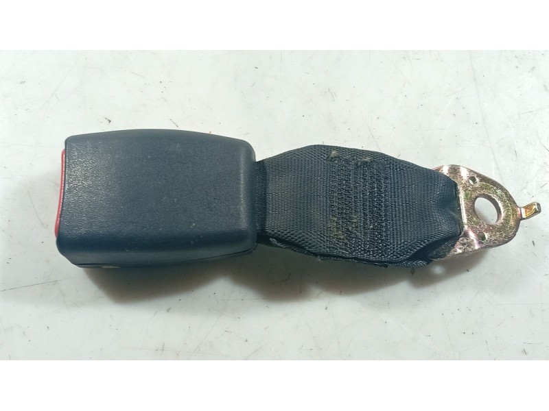 Recambio de anclaje cinturon trasero central para hyundai getz (tb) 1.1 referencia OEM IAM   