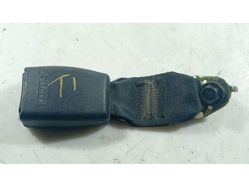 Recambio de anclaje cinturon trasero izquierdo para hyundai getz (tb) 1.1 referencia OEM IAM   
