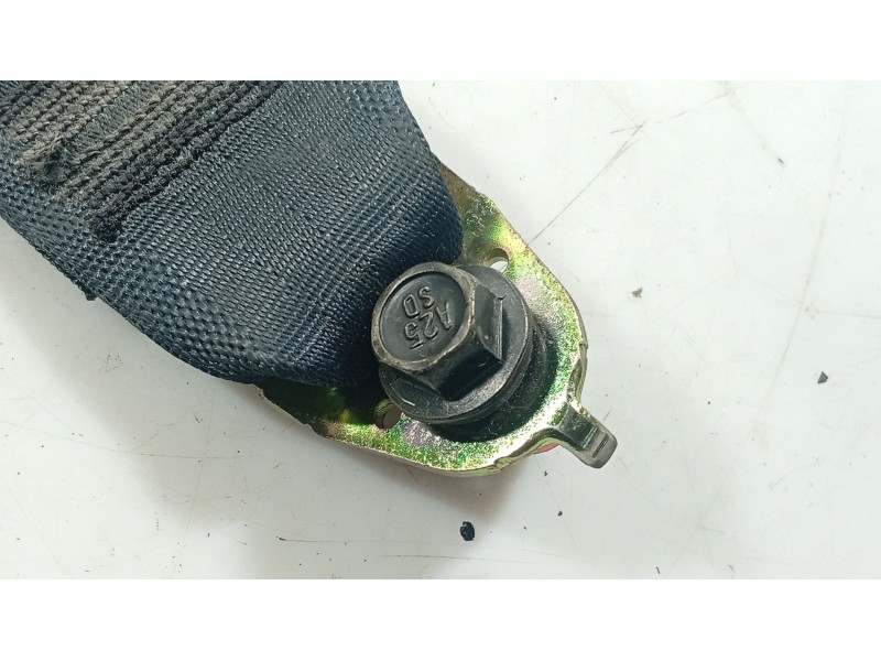 Recambio de anclaje cinturon trasero izquierdo para hyundai getz (tb) 1.1 referencia OEM IAM   