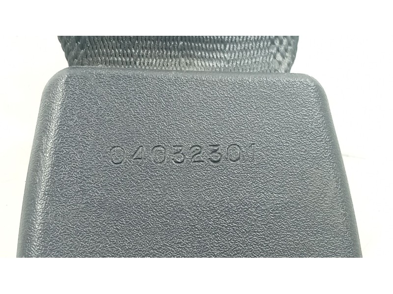 Recambio de anclaje cinturon trasero izquierdo para hyundai getz (tb) 1.1 referencia OEM IAM   