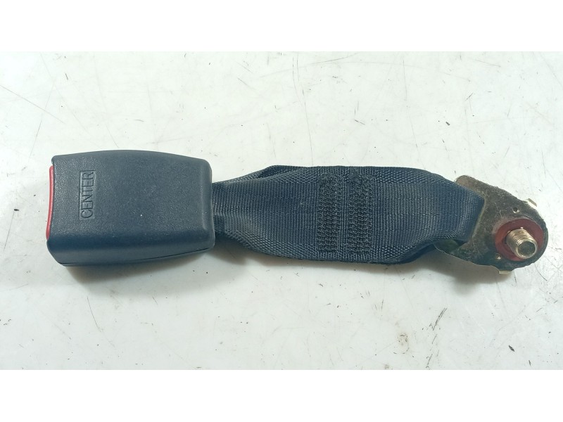 Recambio de anclaje cinturon trasero derecho para hyundai getz (tb) 1.1 referencia OEM IAM   