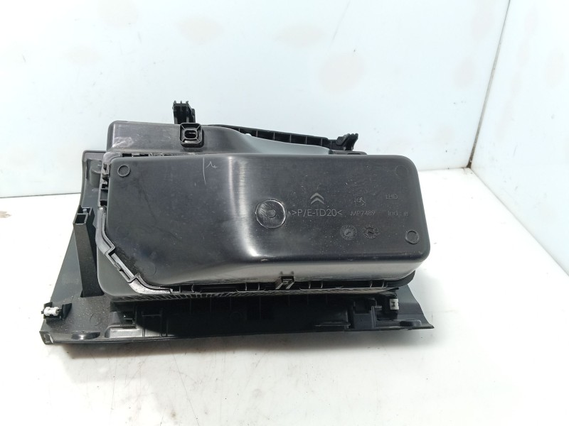 Recambio de guantera para citroën c3 iii (sx) 1.2 puretech 82 referencia OEM IAM   