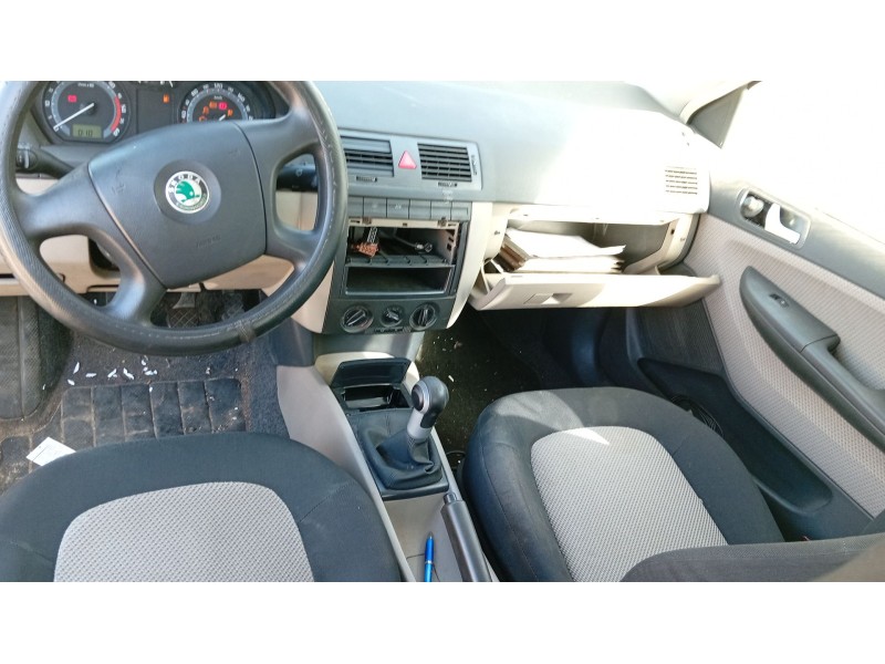 skoda fabia i sedán (6y3) del año 2007