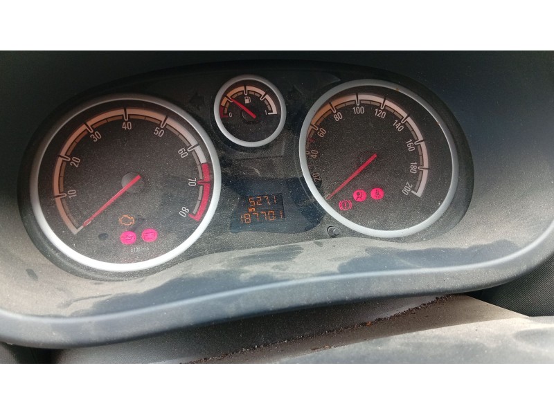 opel corsa d (s07) del año 2006