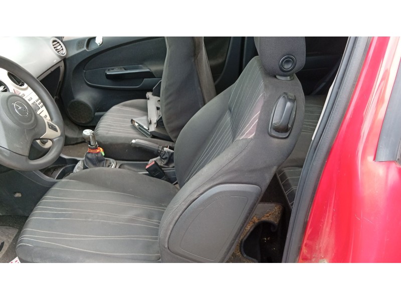 opel corsa d (s07) del año 2006