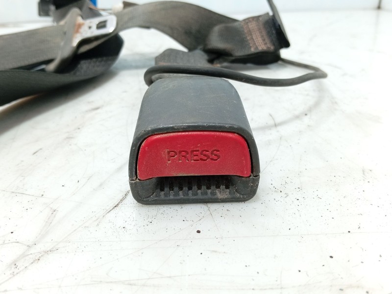 Recambio de cinturon seguridad trasero central para chevrolet spark 1.2 cat referencia OEM IAM   