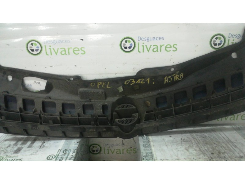 Recambio de rejilla delantera para opel astra h berlina enjoy   |   01.04 - 12.07 | 2004 - 2007 | 101 cv / 74 kw referencia OEM 
