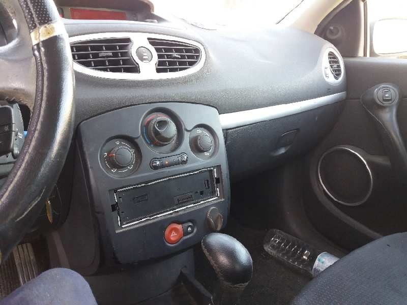 renault clio iii 1.5 dci diesel cat   |   0.05 - ... | 2005 | 86 cv / 63 kw del año 2005