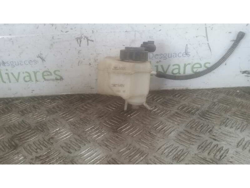 Recambio de deposito servo para seat leon (1p1) reference   |   05.05 - 12.10 | 2005 - 2010 | 105 cv / 77 kw referencia OEM IAM 