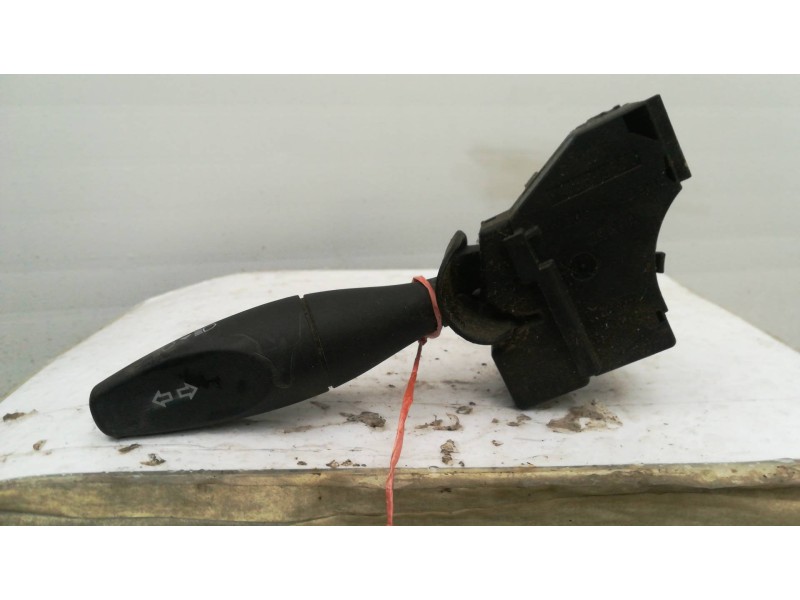 Recambio de mando intermitentes para ford mondeo berlina (ge) trend   |   08.02 - 12.03 | 2002 - 2003 | 116 cv / 85 kw referenci