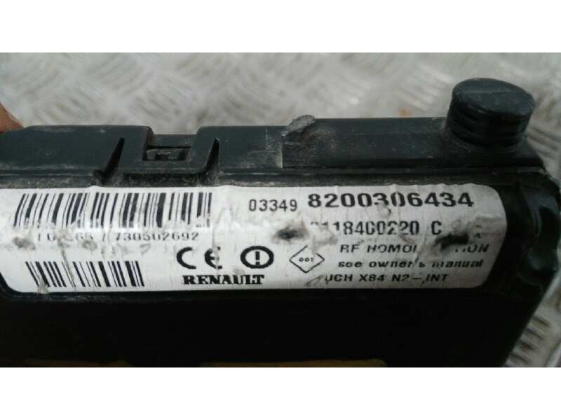 Recambio de caja reles / fusibles para renault megane ii classic berlina    |   0.03 - ... | 2003 referencia OEM IAM 8200306434 